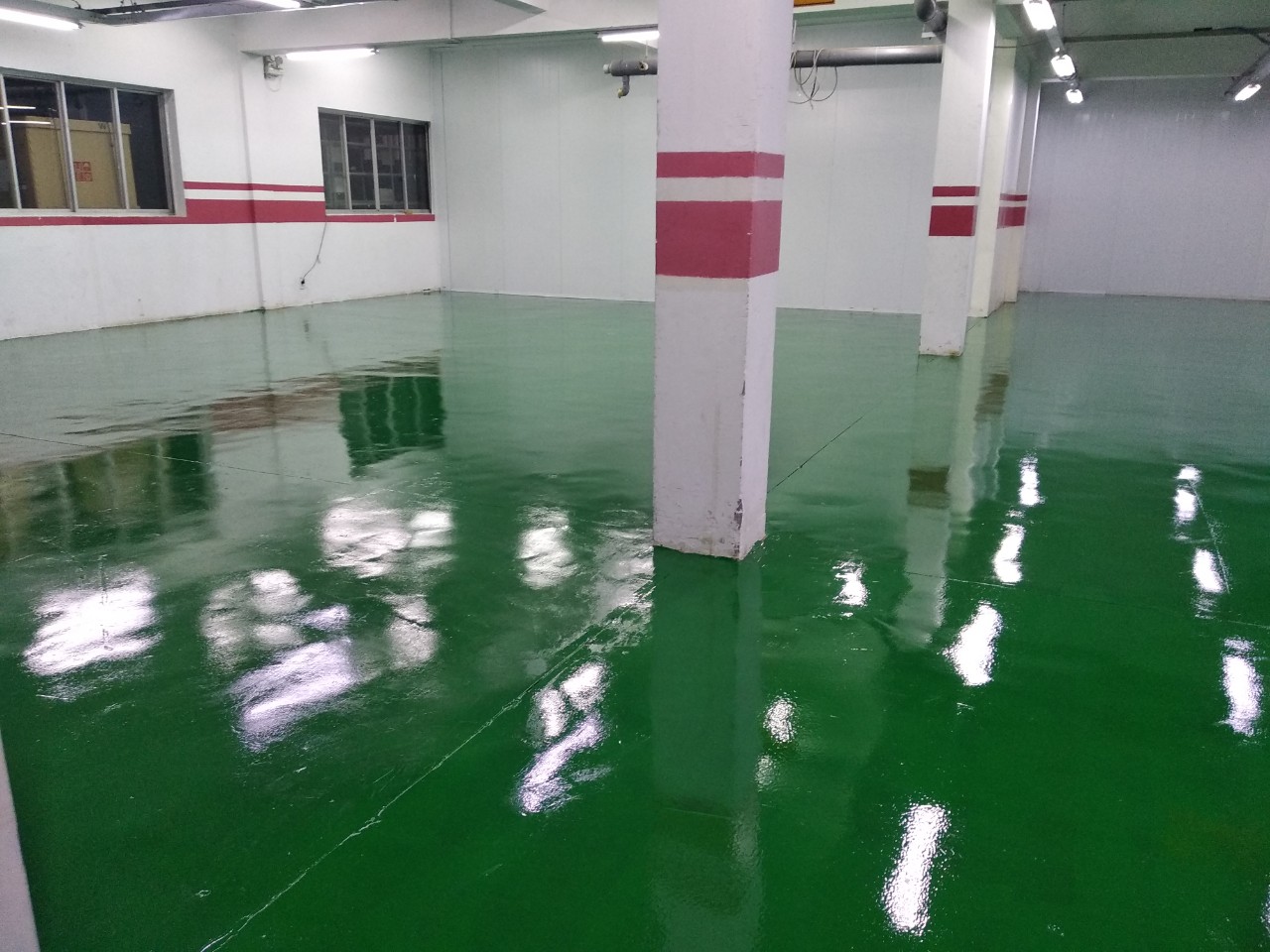 Sàn được hoàn thiện sau khi sử dụng Sơn epoxy ecobridpaint