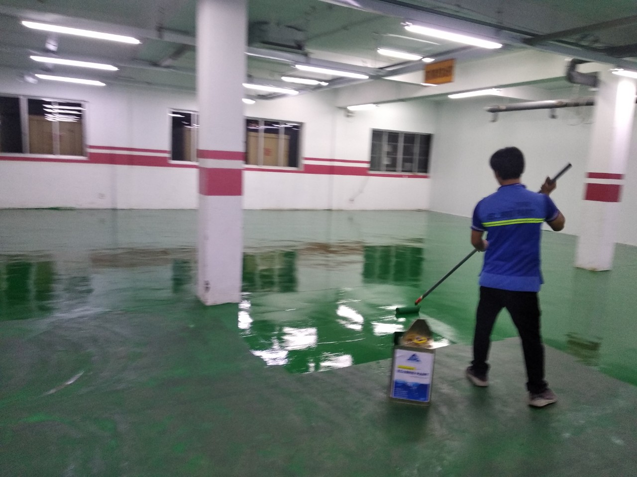 Sơn Epoxy Ecobridpaint được ứng dụng vào sàn nhà xưởng